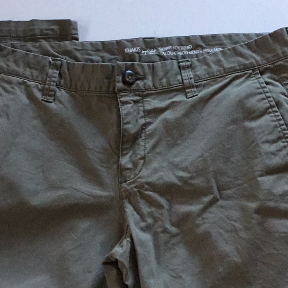 Gap khaki capris